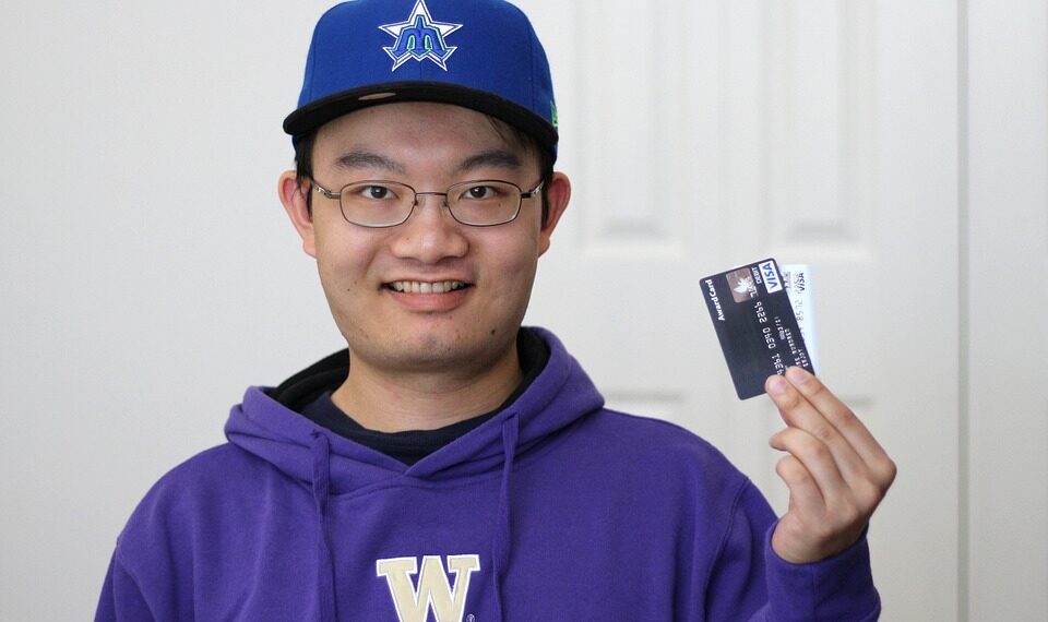 Crush Your Debt with the Snowball Method: How to Quickly and Effectively Eliminate Financial Burdens